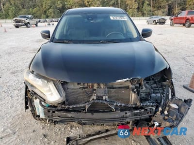 Piąte zdjęcie samochodu w środku: 2020 NISSAN ROGUE S VIN:JN8AT2MT8LW032678 - miniatura