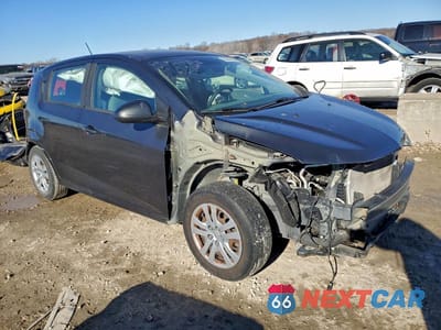 Czwarte zdjęcie samochodu z boku: 2020 CHEV SONIC VIN:1G1JG6SB5L4122361 - miniatura