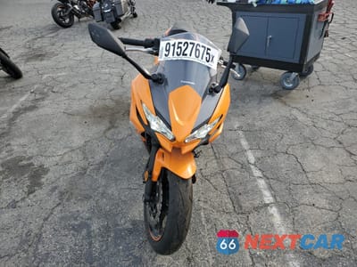 Drugie zdjęcie samochodu z przodu: 2025 KAWASAKI EX650 P VIN:ML5EXEP18SDAE3583 - miniatura