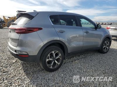 Trzecie zdjęcie samochodu z tyłu: 2022 KIA SPORTAGE LX VIN:KNDPMCAC3N7958433 - miniatura