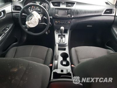 Zdjęcie 8 z 13 samochodu: 2018 NISSAN SENTRA S VIN:3N1AB7AP2JY317193 - miniatura