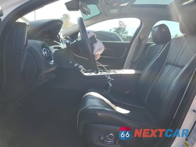 Zdjęcie 7 z 15 samochodu: 2019 JAGUAR XJ R - SPORT VIN:SAJWA1C72K8W21171 - miniatura