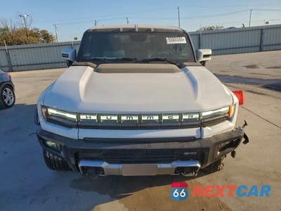 Piąte zdjęcie samochodu w środku: 2025 GMC HUMMER SUV 2X VIN:1GKT0NDE9SU117236 - miniatura