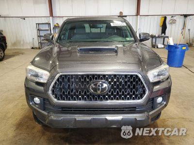 Piąte zdjęcie samochodu w środku: 2019 TOYOTA TACOMA DOUBLE CAB VIN:5TFCZ5AN6KX181657 - miniatura