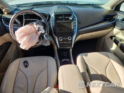 Zdjęcie 8 z 14 samochodu: 2019 LINCOLN MKC VIN:5LMCJ3C98KUL01898 - miniatura