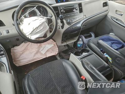 Zdjęcie 8 z 14 samochodu: 2012 TOYOTA SIENNA SPORT VIN:5TDXK3DC4CS192653 - miniatura