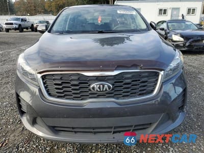 Piąte zdjęcie samochodu w środku: 2019 KIA SORENTO L VIN:5XYPG4A34KG551992 - miniatura