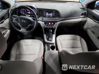 Zdjęcie 8 z 15 samochodu: 2017 HYUNDAI ELANTRA SE VIN:5NPD74LF0HH113501 - miniatura