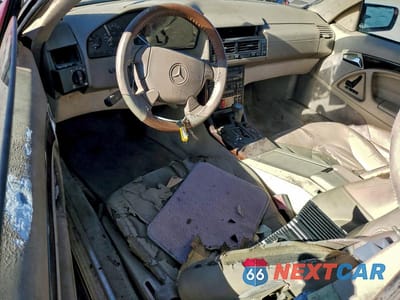 Zdjęcie 8 z 11 samochodu: 1998 MERCEDES-BENZ SL 500 VIN:WDBFA67F1WF161952 - miniatura