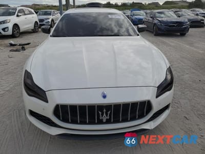 Piąte zdjęcie samochodu w środku: 2019 MASERATI QUATTROPORTE S VIN:ZAM56YPA9K1316006 - miniatura