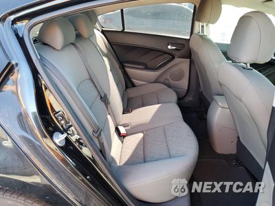 Zdjęcie 10 z 12 samochodu: 2016 KIA FORTE LX VIN:KNAFK4A68G5550605 - miniatura