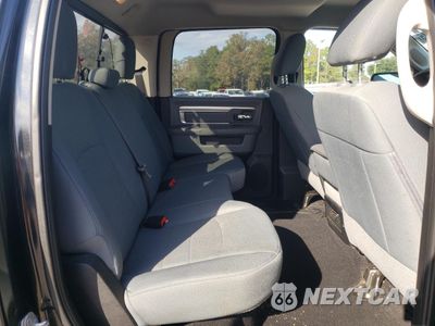 Zdjęcie 10 z 15 samochodu: 2019 RAM 1500 CLASSIC SLT VIN:1C6RR6TT1KS572117 - miniatura