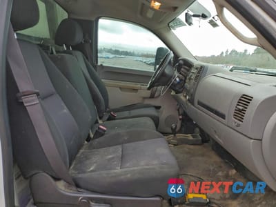 Zdjęcie 10 z 15 samochodu: 2013 CHEVROLET SILVERADO K3500 VIN:1GB3KZC84DF106679 - miniatura