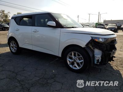 Czwarte zdjęcie samochodu z boku: 2023 KIA SOUL LX VIN:KNDJ23AU2P7877804 - miniatura