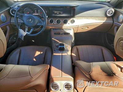 Zdjęcie 8 z 13 samochodu: 2018 MERCEDES-BENZ E 300 VIN:WDDZF4JB3JA477780 - miniatura