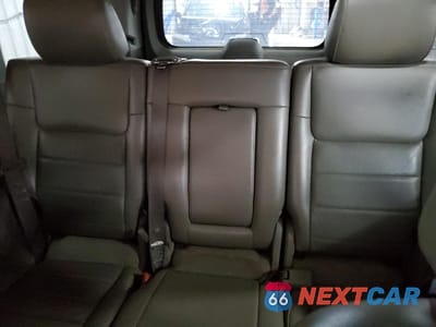 Zdjęcie 10 z 15 samochodu: 2006 JEEP COMMANDER VIN:1J8HG48N76C210682 - miniatura