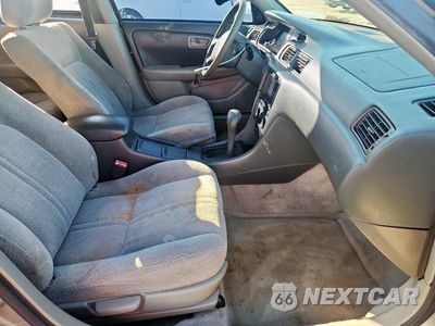 Zdjęcie 7 z 12 samochodu: 2000 TOYOTA CAMRY CE VIN:JT2BG22K3Y0496737 - miniatura