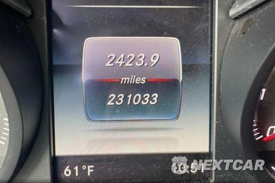 Zdjęcie 8 z 11 samochodu: 2015 MERCEDES-BENZ C 300 4MATIC VIN:55SWF4KB1FU033791 - miniatura