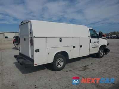 Trzecie zdjęcie samochodu z tyłu: 2023 CHEVROLET EXPRESS G3500 VIN:1GB0GRF79P1252326 - miniatura