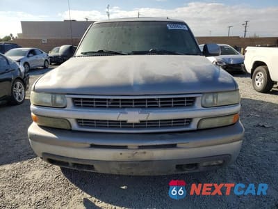 Piąte zdjęcie samochodu w środku: 2002 CHEVROLET SUBURBAN C1500 VIN:1GNEC16T42J216099 - miniatura