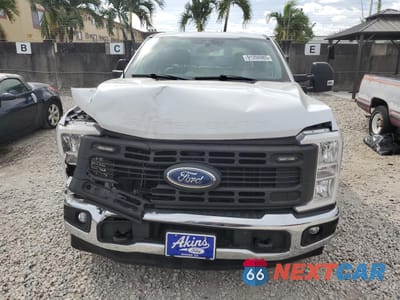 Piąte zdjęcie samochodu w środku: 2023 FORD F250 SUPER DUTY VIN:1FT7W2AA5PEC93343 - miniatura