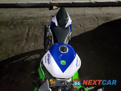 Piąte zdjęcie samochodu w środku: 2024 KAWASAKI ZX636 K VIN:JKBZXJJ18RA005427 - miniatura