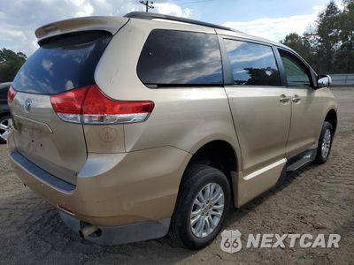 Trzecie zdjęcie samochodu z tyłu: 2013 TOYOTA SIENNA XLE VIN:5TDYK3DC8DS376919 - miniatura