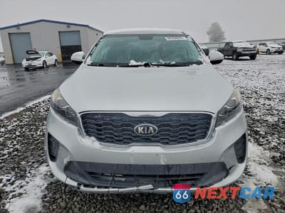 Piąte zdjęcie samochodu w środku: 2019 KIA SORENTO LX VIN:5XYPGDA53KG485369 - miniatura