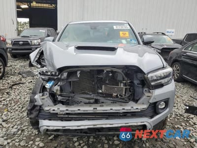 Piąte zdjęcie samochodu w środku: 2020 TOYOTA TACOMA DOUBLE CAB VIN:3TMCZ5AN3LM334468 - miniatura