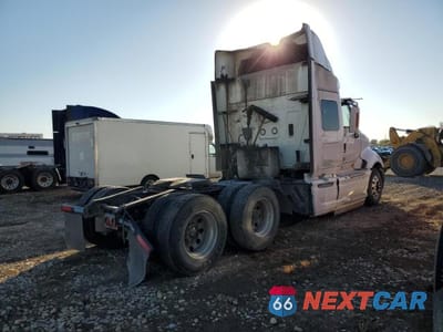 Czwarte zdjęcie samochodu z boku: 2014 INTERNATIONAL PROSTAR SEMI TRUCK VIN:3HSDJAPR8EN019913 - miniatura