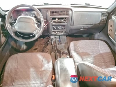 Zdjęcie 8 z 15 samochodu: 2000 JEEP CHEROKEE SPORT VIN:1J4FF48S5YL106809 - miniatura