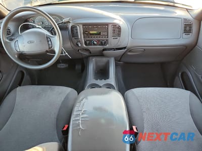 Zdjęcie 8 z 13 samochodu: 2002 FORD EXPEDITION XLT VIN:1FMPU16L22LA81347 - miniatura
