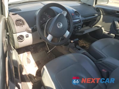 Zdjęcie 8 z 12 samochodu: 2004 VOLKSWAGEN NEW BEETLE GLS VIN:3VWCD31Y44M310479 - miniatura