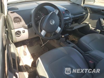 Zdjęcie 8 z 12 samochodu: 2004 VOLKSWAGEN NEW BEETLE GLS VIN:3VWCD31Y44M310479 - miniatura