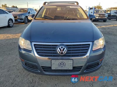 Piąte zdjęcie samochodu w środku: 2010 VOLKSWAGEN PASSAT KOMFORT VIN:WVWJM7AN2AE102593 - miniatura