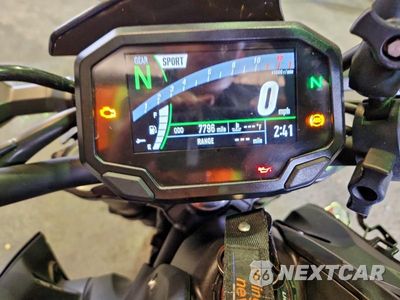 Zdjęcie 7 z 10 samochodu: 2024 KAWASAKI ZR900 F VIN:ML5ZRDF13RDA69207 - miniatura