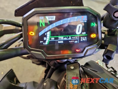 Zdjęcie 7 z 11 samochodu: 2024 KAWASAKI ZR900 F VIN:ML5ZRDF13RDA69207 - miniatura