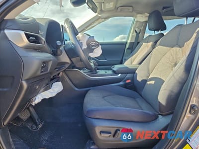 Zdjęcie 7 z 12 samochodu: 2023 TOYOTA HIGHLANDER L VIN:5TDKDRAH3PS046435 - miniatura