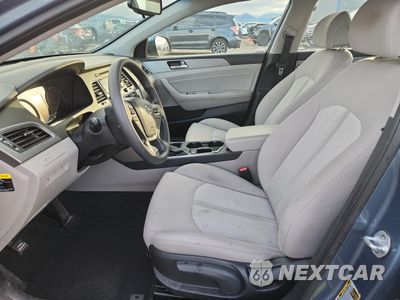 Zdjęcie 7 z 12 samochodu: 2016 HYUNDAI SONATA HYBRID VIN:KMHE24L10GA037609 - miniatura