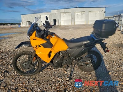 Trzecie zdjęcie samochodu z tyłu: 2023 KAWASAKI KL650 J VIN:ML5KLEJ16PDA23559 - miniatura