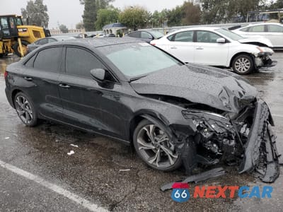 Czwarte zdjęcie samochodu z boku: 2023 AUDI A3 PREMIUM VIN:WAUGUDGY4PA093760 - miniatura