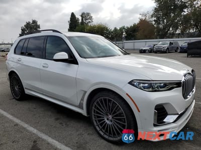 Czwarte zdjęcie samochodu z boku: 2022 BMW X7 ALPINA XB7 VIN:5UXCX6C18N9N12638 - miniatura