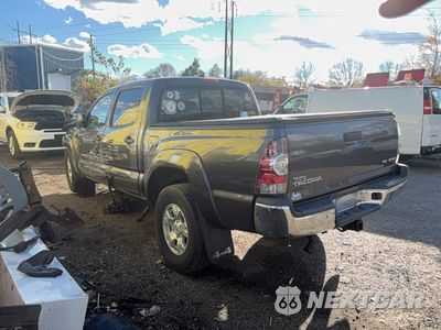Trzecie zdjęcie samochodu z tyłu: 2015 TOYOTA TACOMA DOUBLE CAB VIN:3TMLU4EN9FM196765 - miniatura