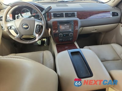 Zdjęcie 8 z 14 samochodu: 2013 CHEVROLET AVALANCHE LTZ VIN:3GNTKGE78DG272519 - miniatura
