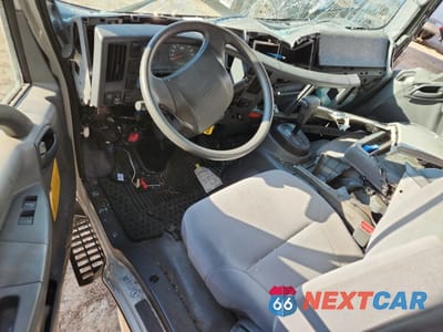 Zdjęcie 8 z 13 samochodu: 2021 ISUZU NPR HD BOX TRUCK VIN:54DC4W1D8MS206260 - miniatura