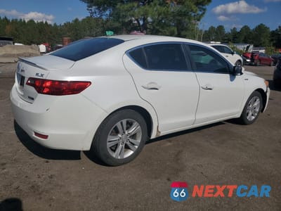 Trzecie zdjęcie samochodu z tyłu: 2013 ACURA ILX HYBRID TECH VIN:19VDE3F73DE301117 - miniatura