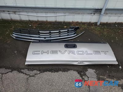 Zdjęcie 12 z 12 samochodu: 2001 CHEVROLET SILVERADO K2500 HEAVY DUTY VIN:1GCHK24G61E237824 - miniatura