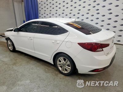 Czwarte zdjęcie samochodu z boku: 2019 HYUNDAI ELANTRA VALUE EDITION VIN:5NPD84LFXKH453601 - miniatura