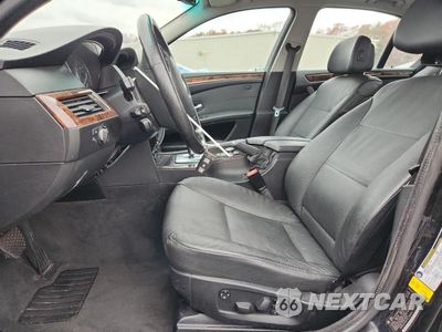 Zdjęcie 7 z 12 samochodu: 2010 BMW 528 XI VIN:WBANV1C56AC159042 - miniatura