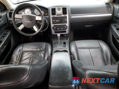 Zdjęcie 8 z 12 samochodu: 2010 CHRYSLER 300 TOURING VIN:2C3CA5CVXAH155090 - miniatura